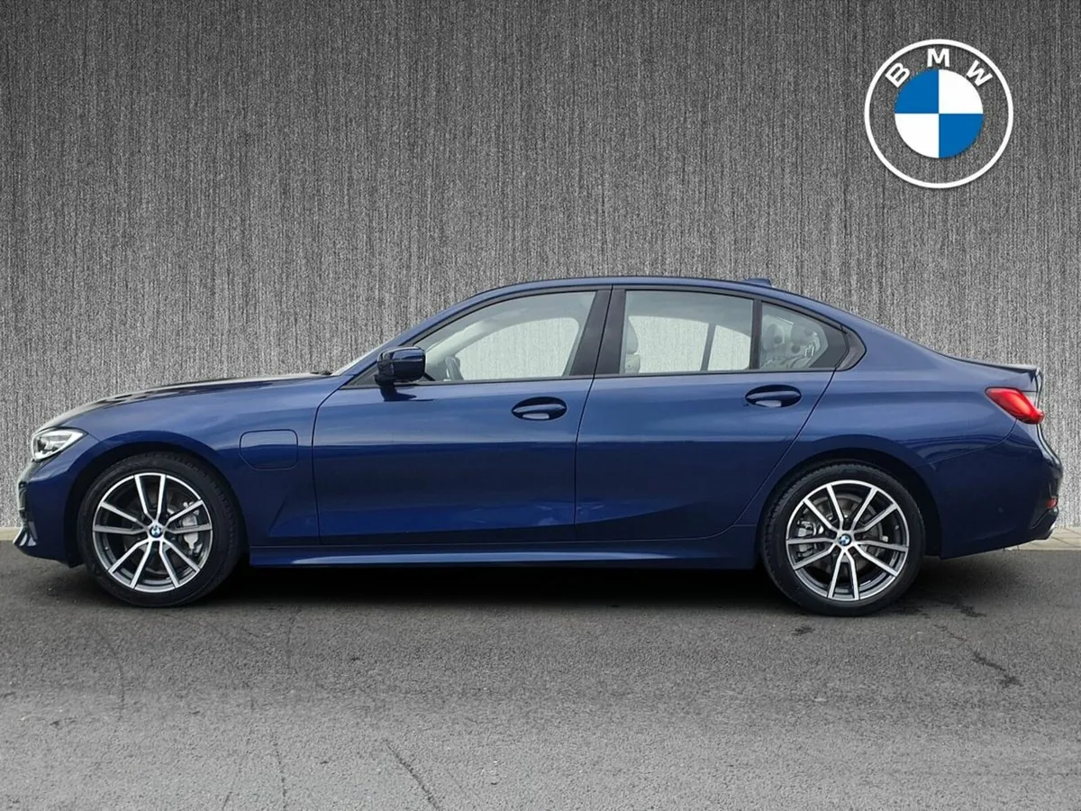 BMW 3-Series 330e Sport Pro Saloon - Image 3