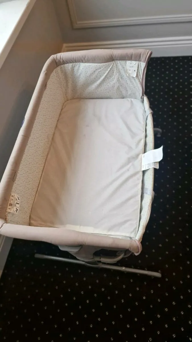 Next to me - Image 3