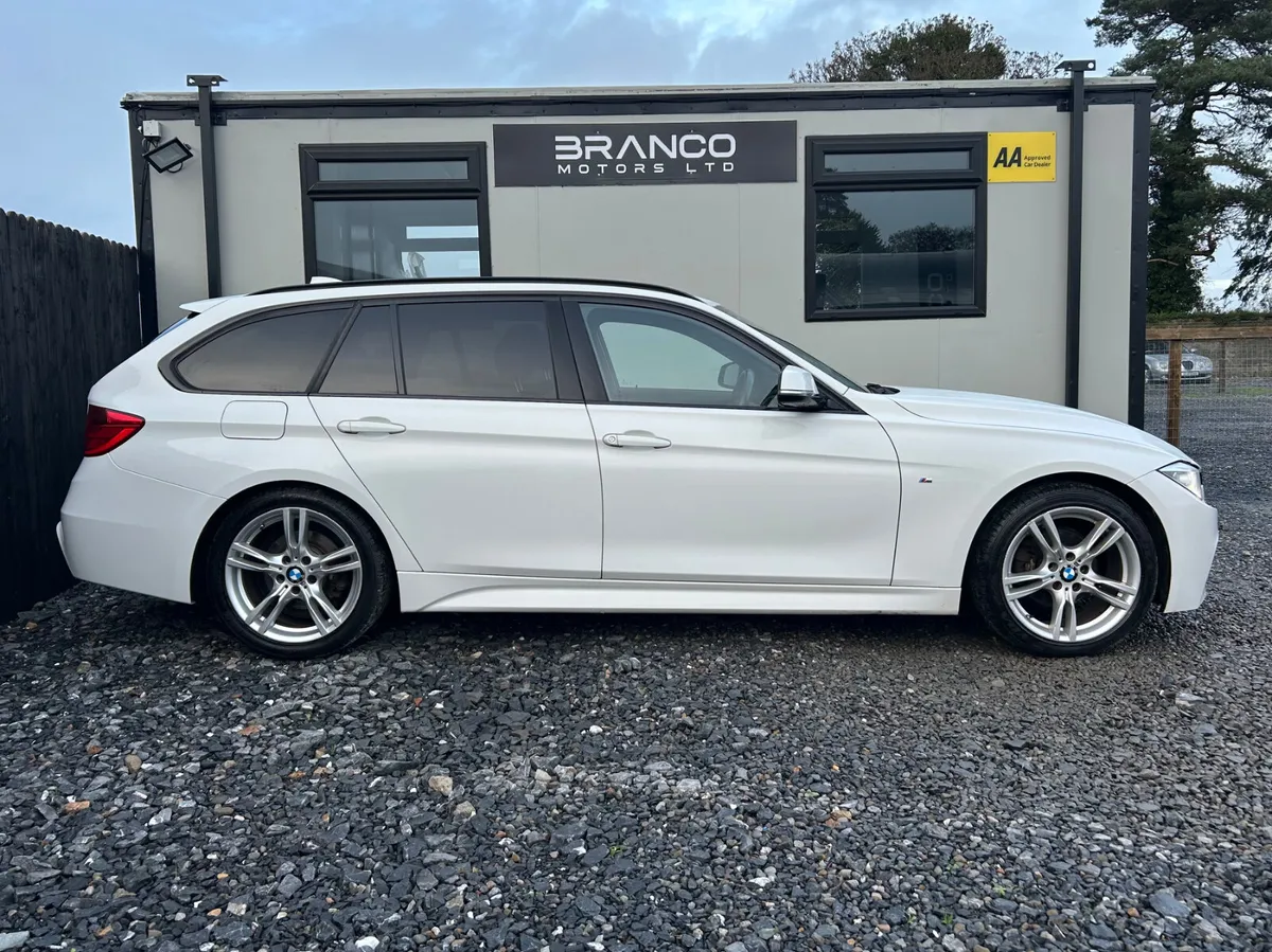 BMW 318D M-Sport Estate - Image 4