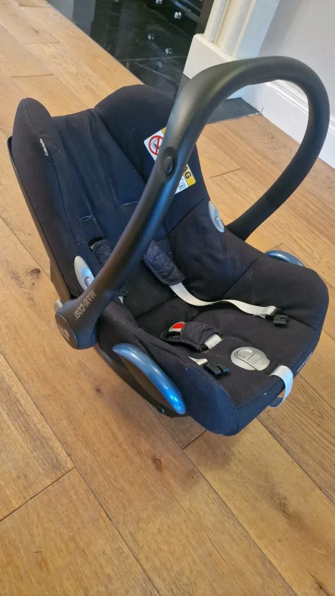 Car seat - Image 1