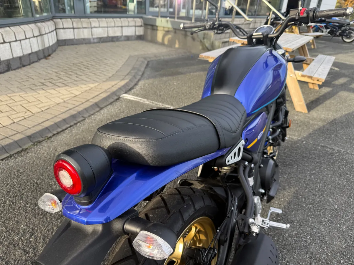 2025 Yamaha XSR 125 - Image 4