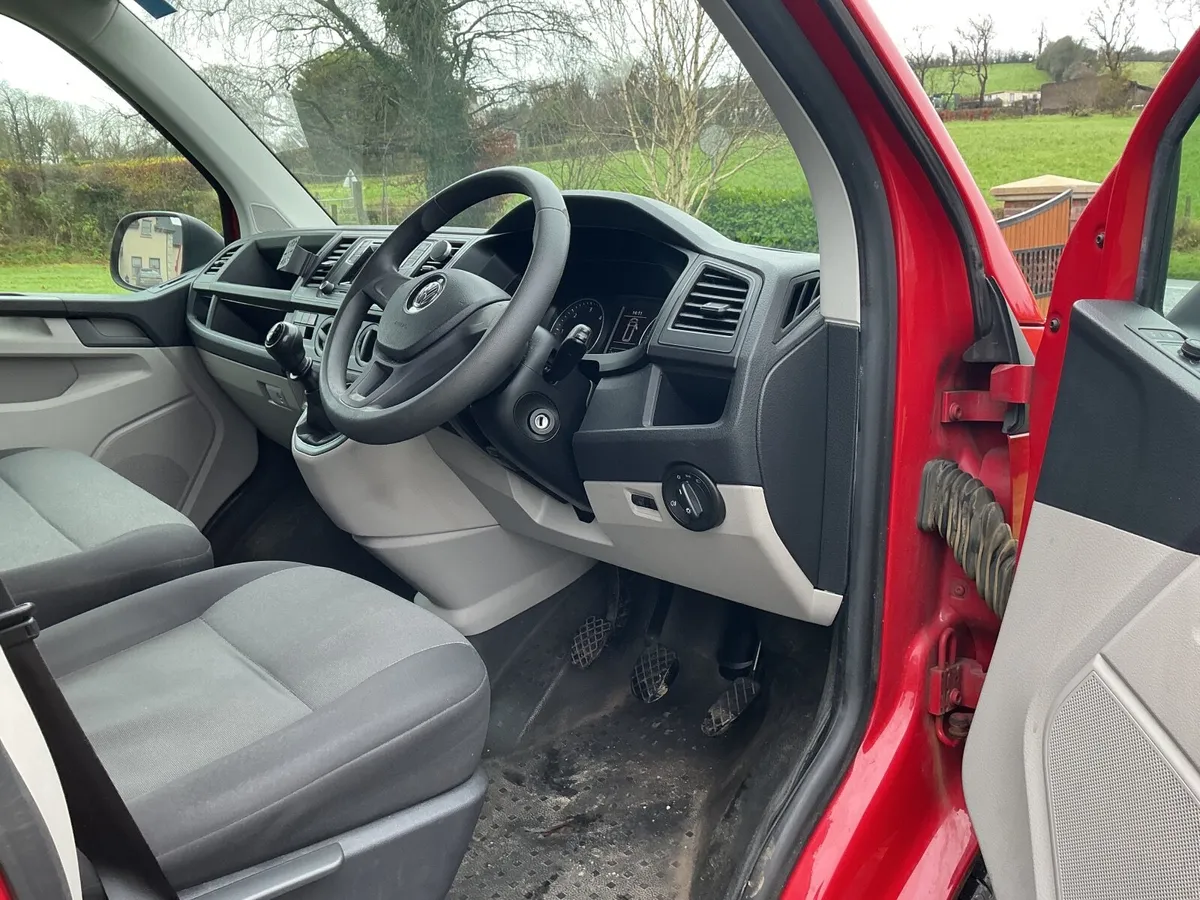 Volkswagen Transporter 2018 high roof - Image 4