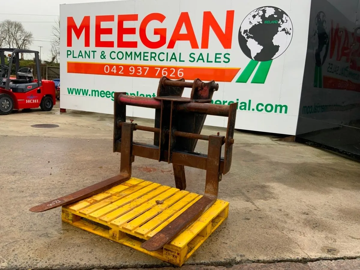 HEAVY DUTY PALLET FORKS.......60mm PINS.....395f - Image 2