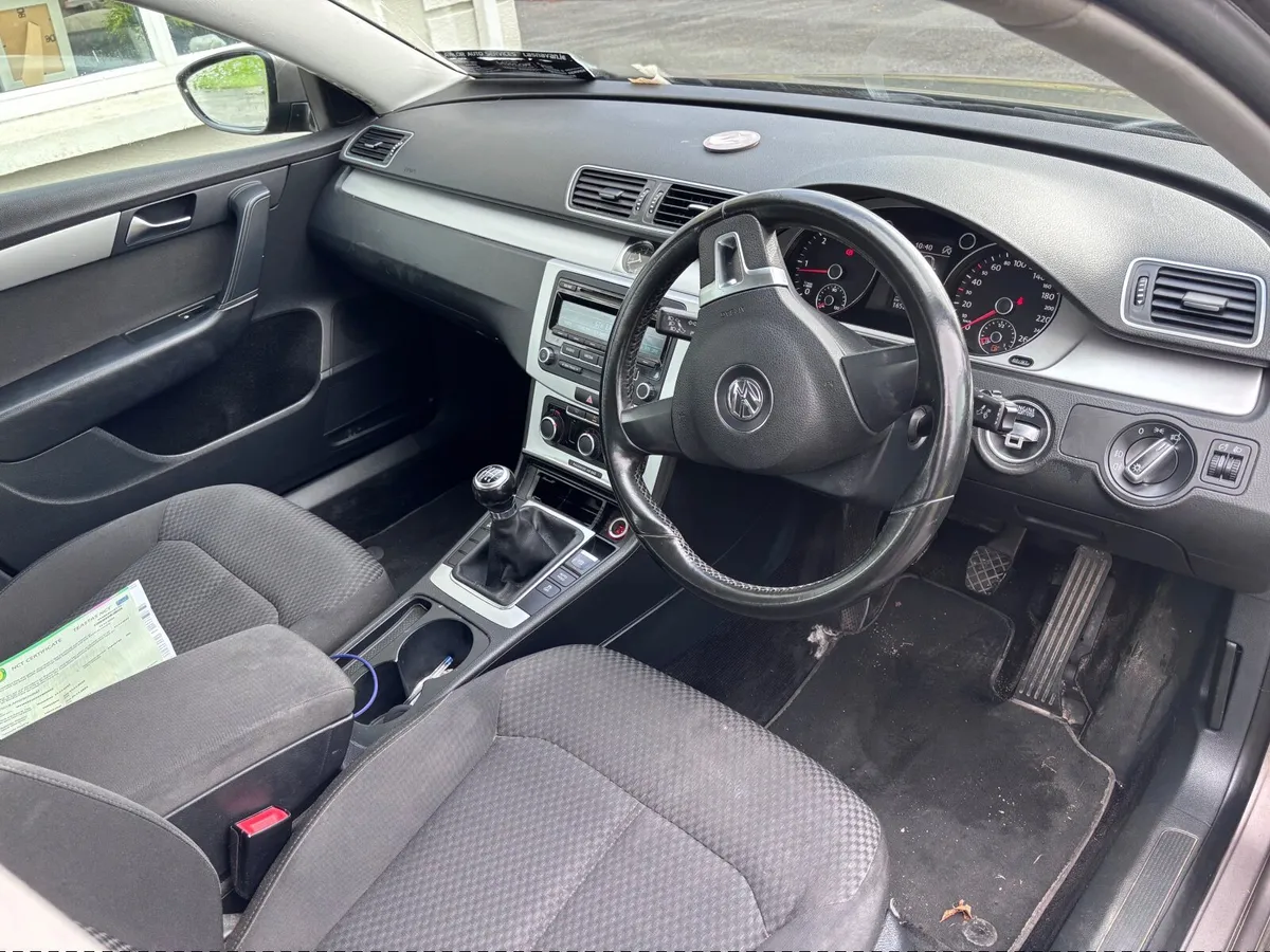 Volkswagen Passat 2011 1.6tdi low km - Image 2