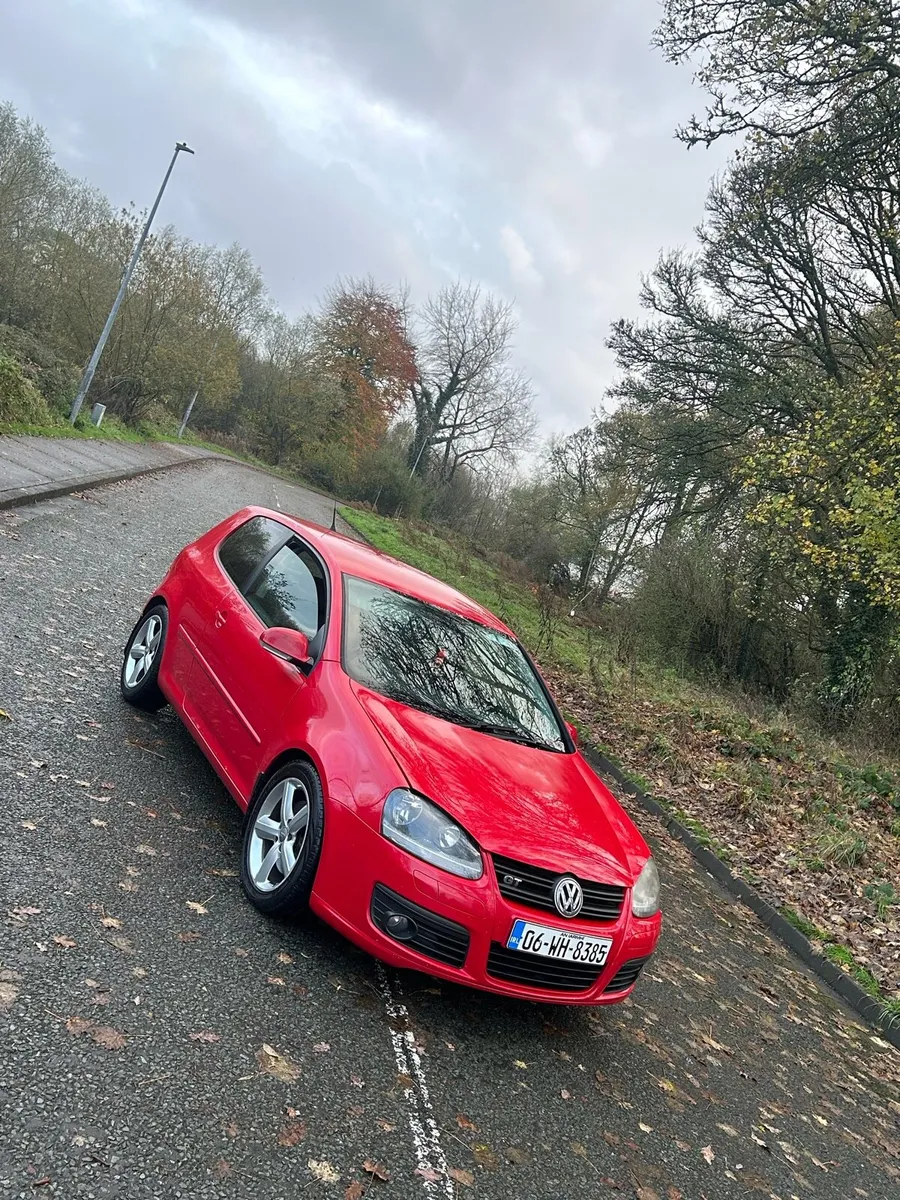 Low mileage vw golf 2.0tdi gt - Image 2