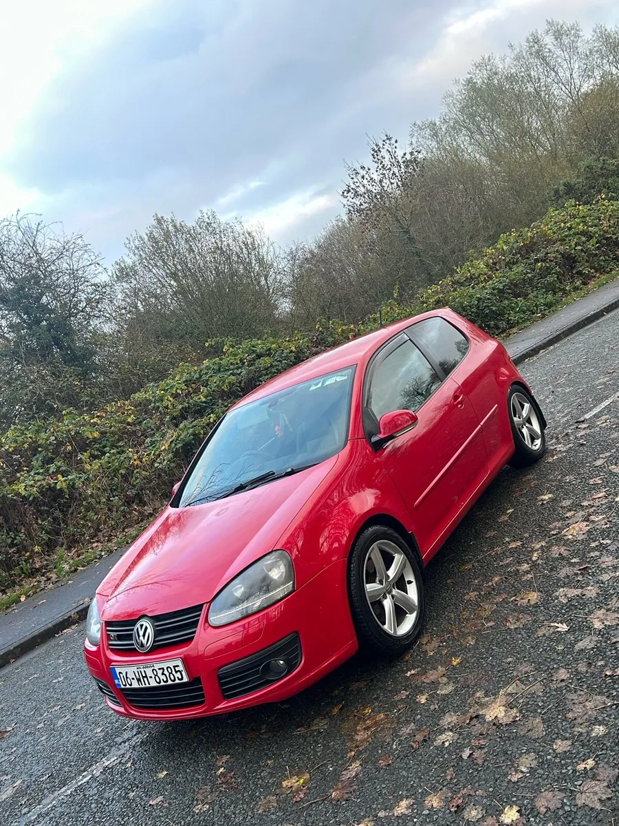 Low mileage vw golf 2.0tdi gt - Image 3