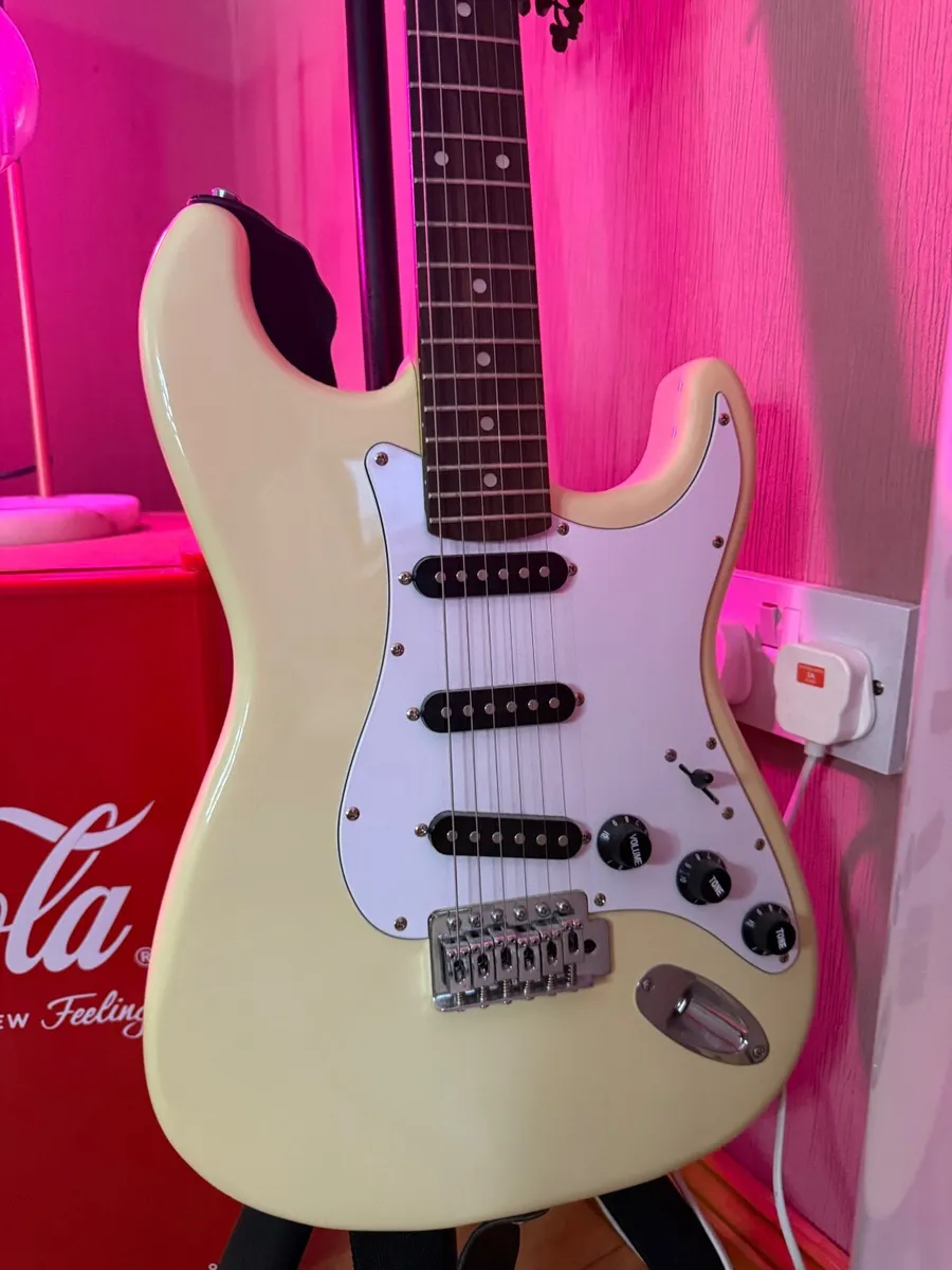 Electric guitar - Harley Benton ST-20 - Image 1