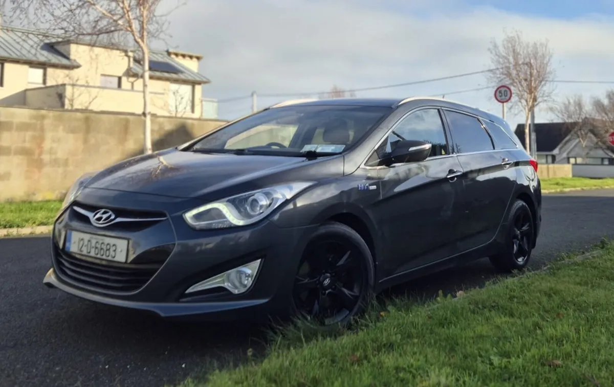 2012 HYUNDAI  I 40 BLUE DRIVE NCT'D & TAX 04/26 - Image 2