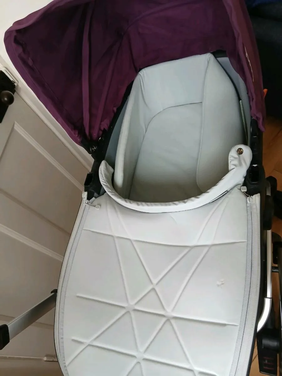 Quinny travel system - Image 2