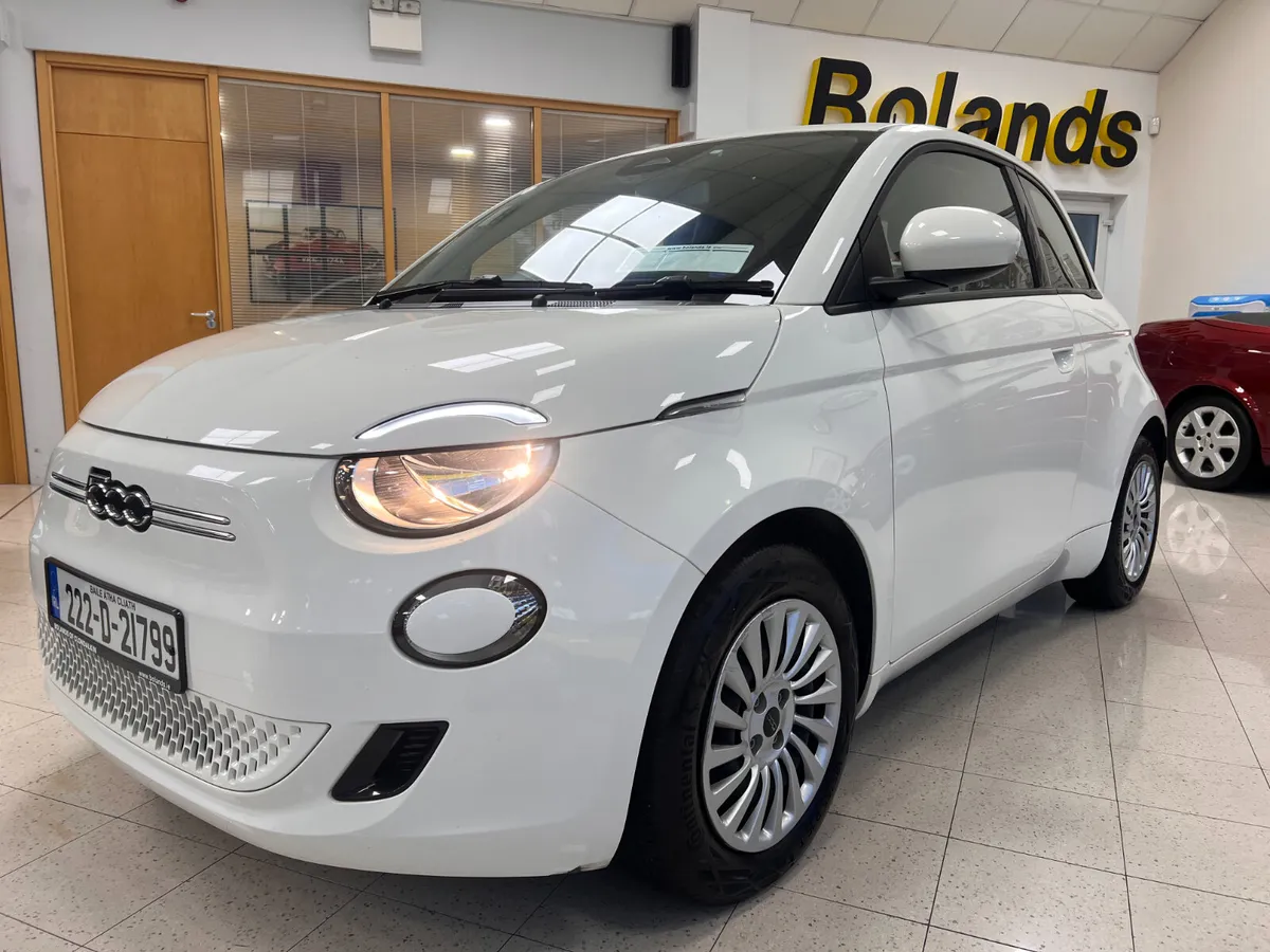 As New 2022 Fiat 500E One Owner Car Superb Value N - Image 1