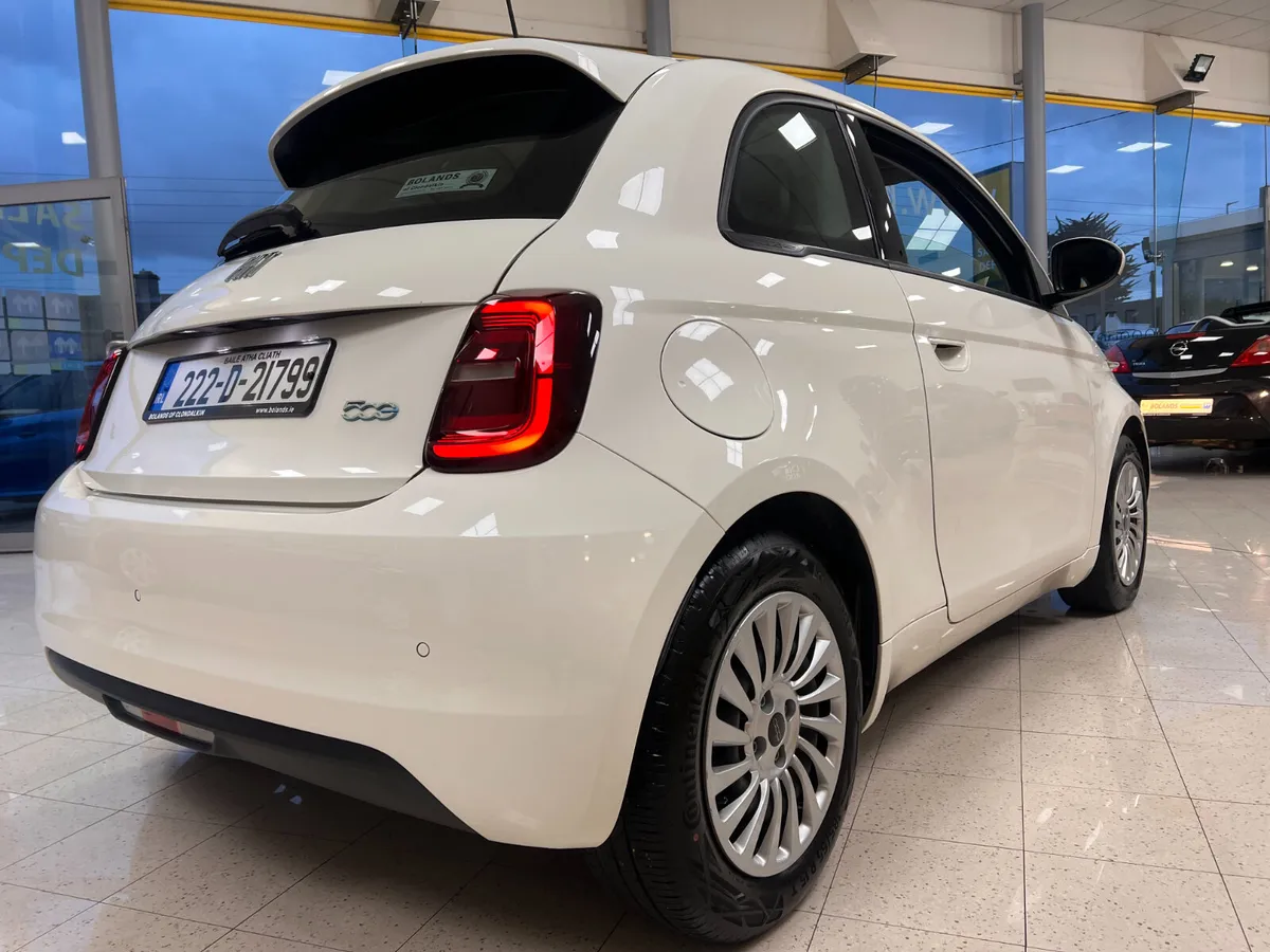 As New 2022 Fiat 500E One Owner Car Superb Value N - Image 2