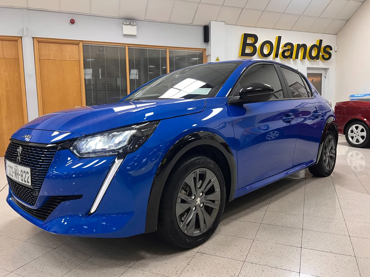 SUPERB Value Perfect Low Kms High Spec Superb Valu - Image 4