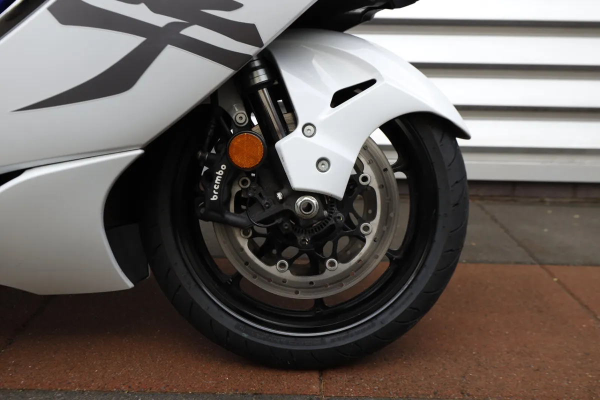 Suzuki Hayabusa - Image 4
