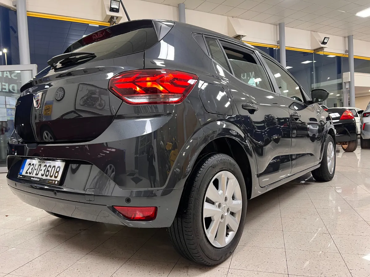 *NOW ON SALE* AUTOMATIC Low Kms Nice Spec As New R - Image 2