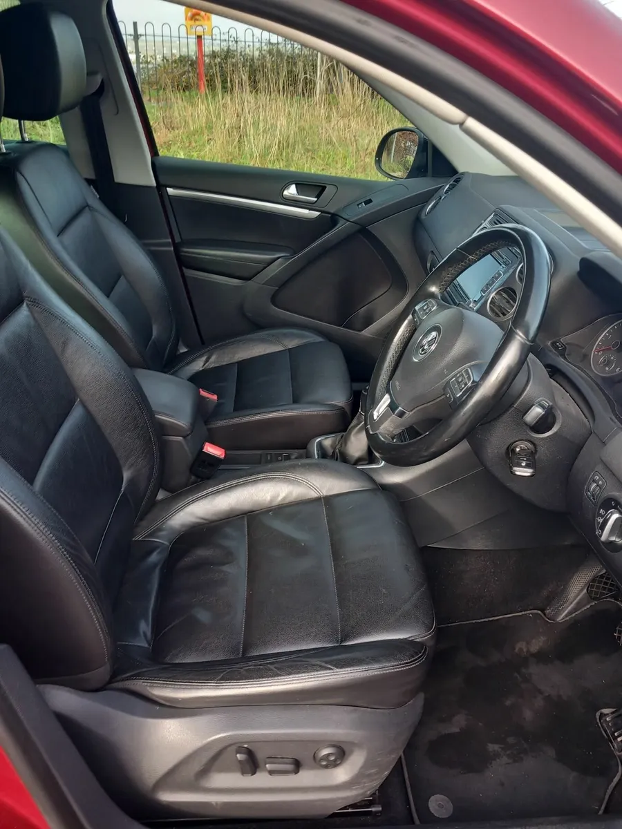 Volkswagen Tiguan 2012 - Image 4
