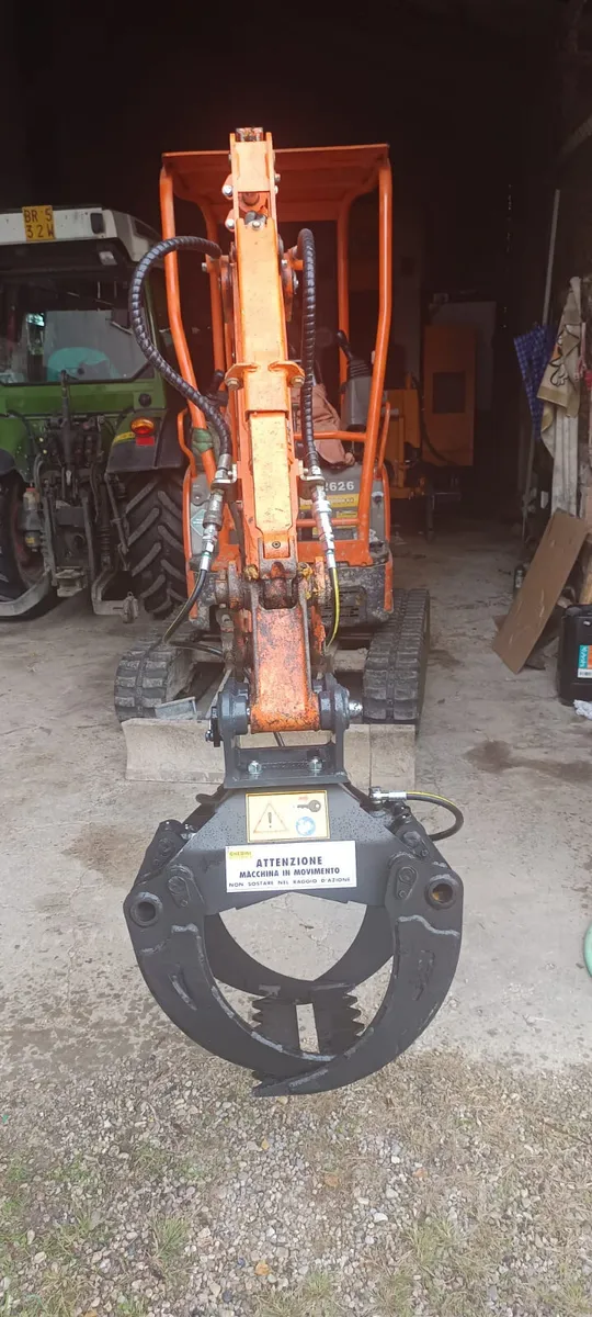 Mini Digger Grabs -  CALL NOW! - Image 3