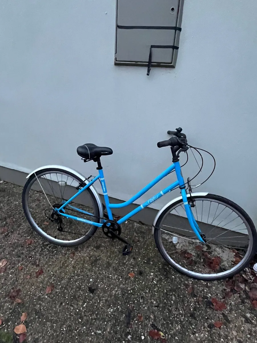 Lady’s bicycle - Image 1