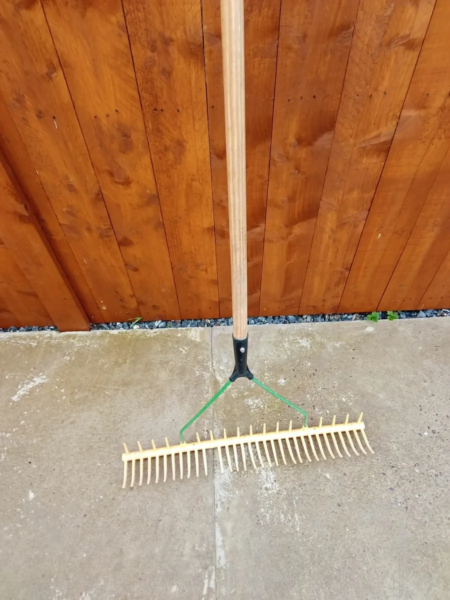 62cm Garden Rake. - Image 2