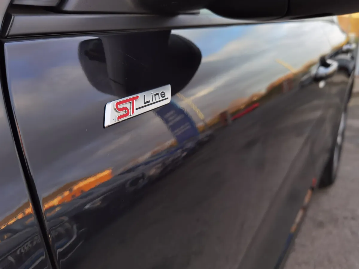 FORD KUGA 2.5 ST-LINE AUTOMATIC PHEV - Image 2