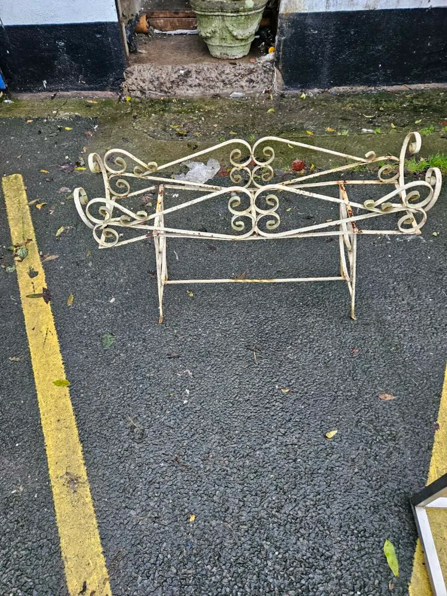 Vintage Retro Garden Planter - Image 1