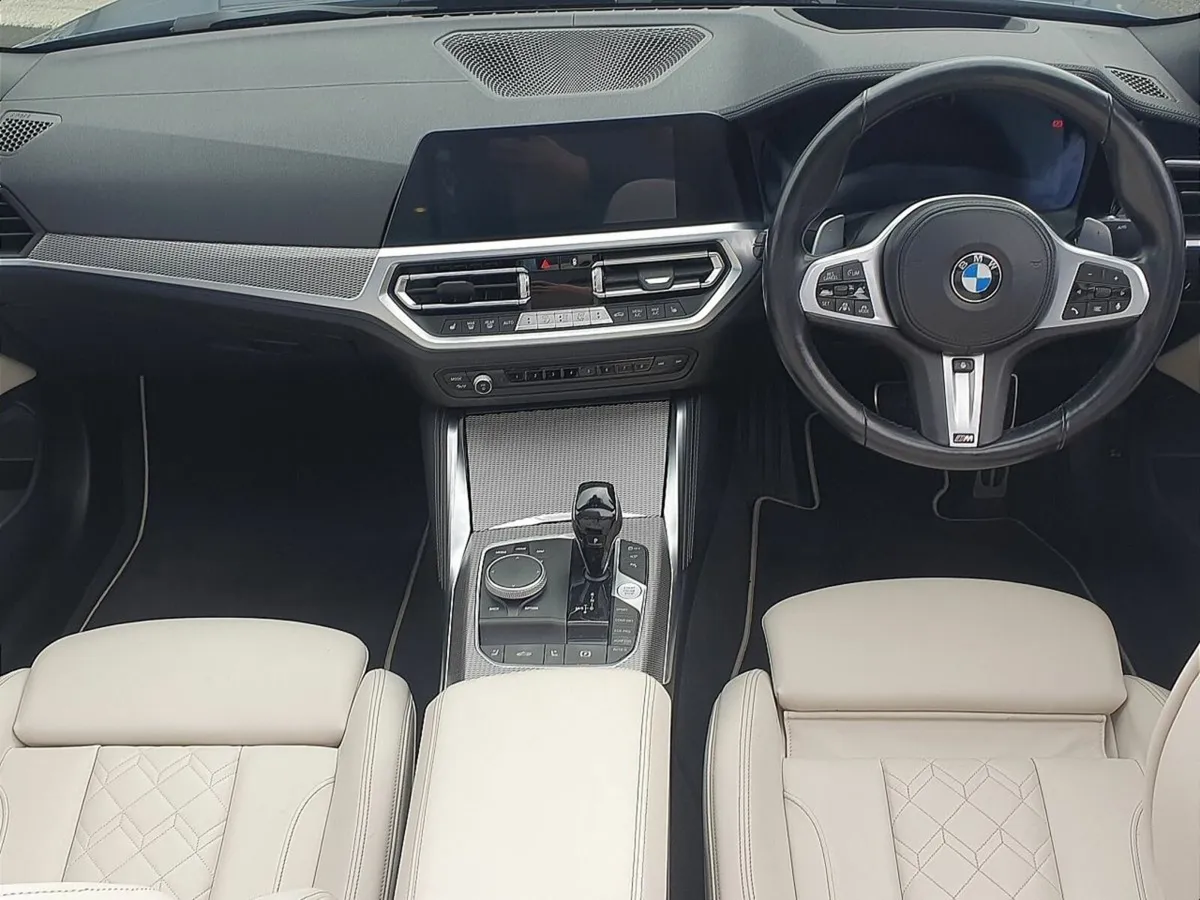 BMW 4-Series M440d xDrive Convertible - Image 4