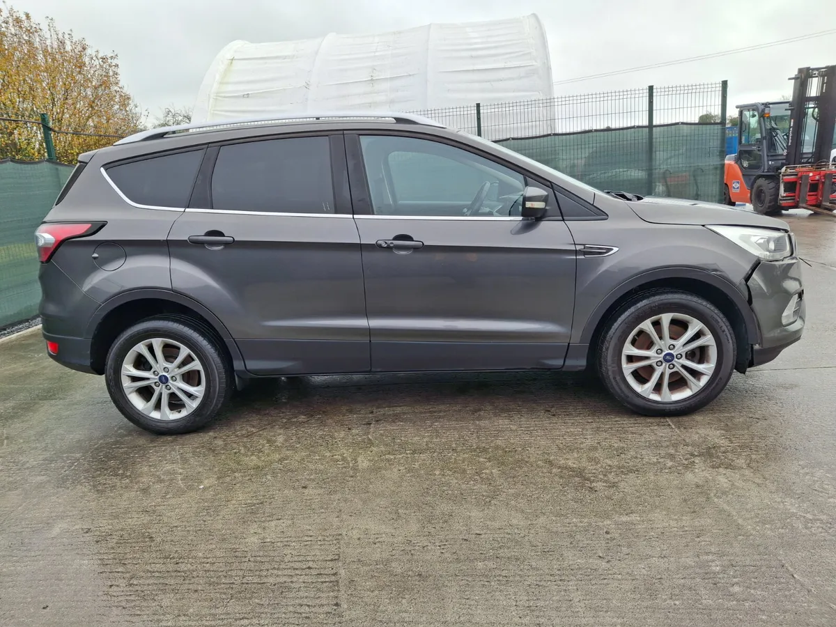172 Ford Kuga  Crew Cab  Titanium  1.5 Diesel - Image 3