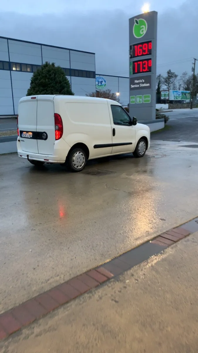 Vauxhall combo (fresh NCT) - Image 2