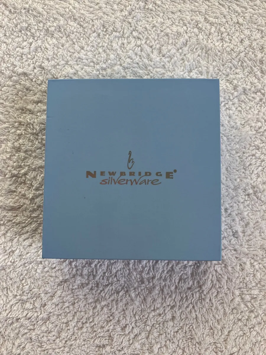 Newbridge Triple Bangle with Emerald Birthstone - Image 1