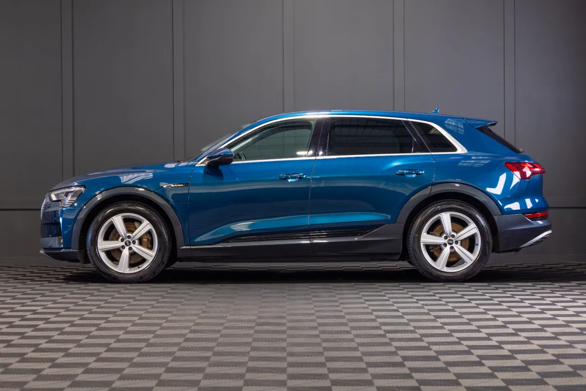 2021 Audi e-tron 50 Quattro Advance - Image 3