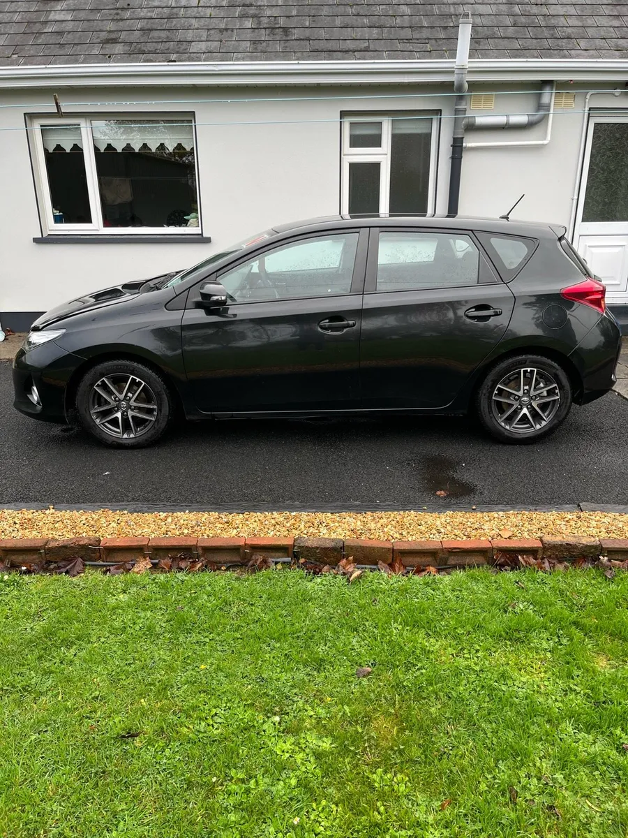 Toyota Auris 141 1.4 Diesel - Image 3