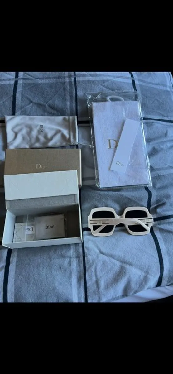 christian Dior sun glasses - Image 3