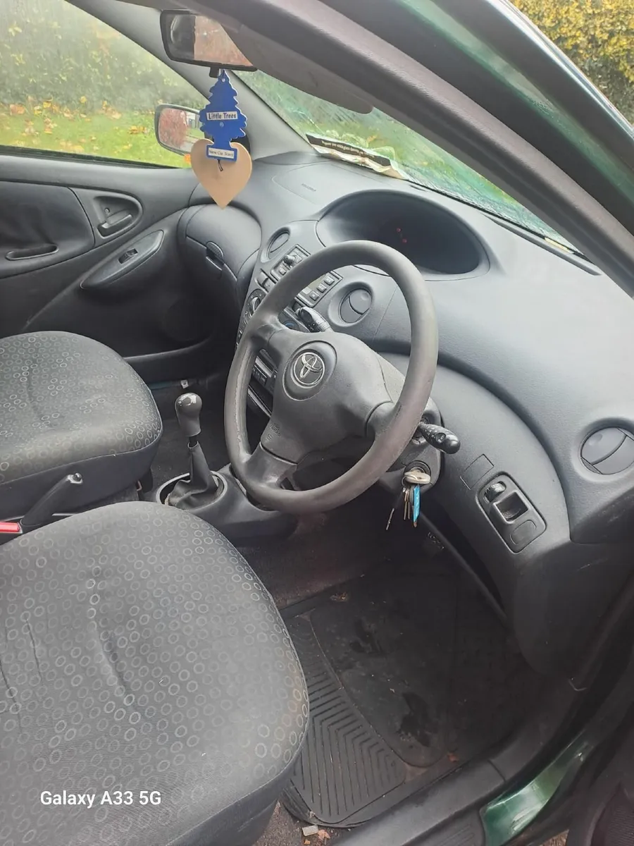 Toyota Yaris 2004 - Image 2