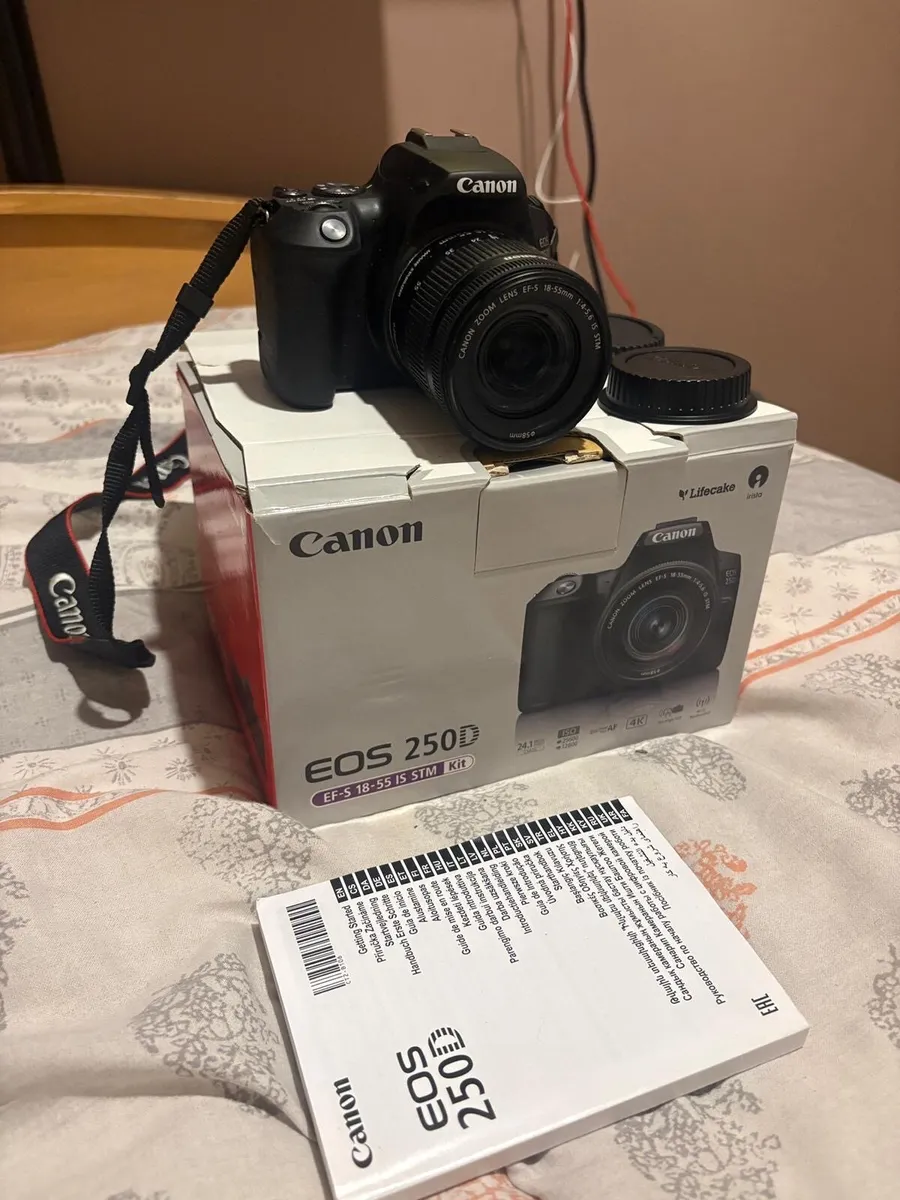 Canon EOS 250 D - Image 2