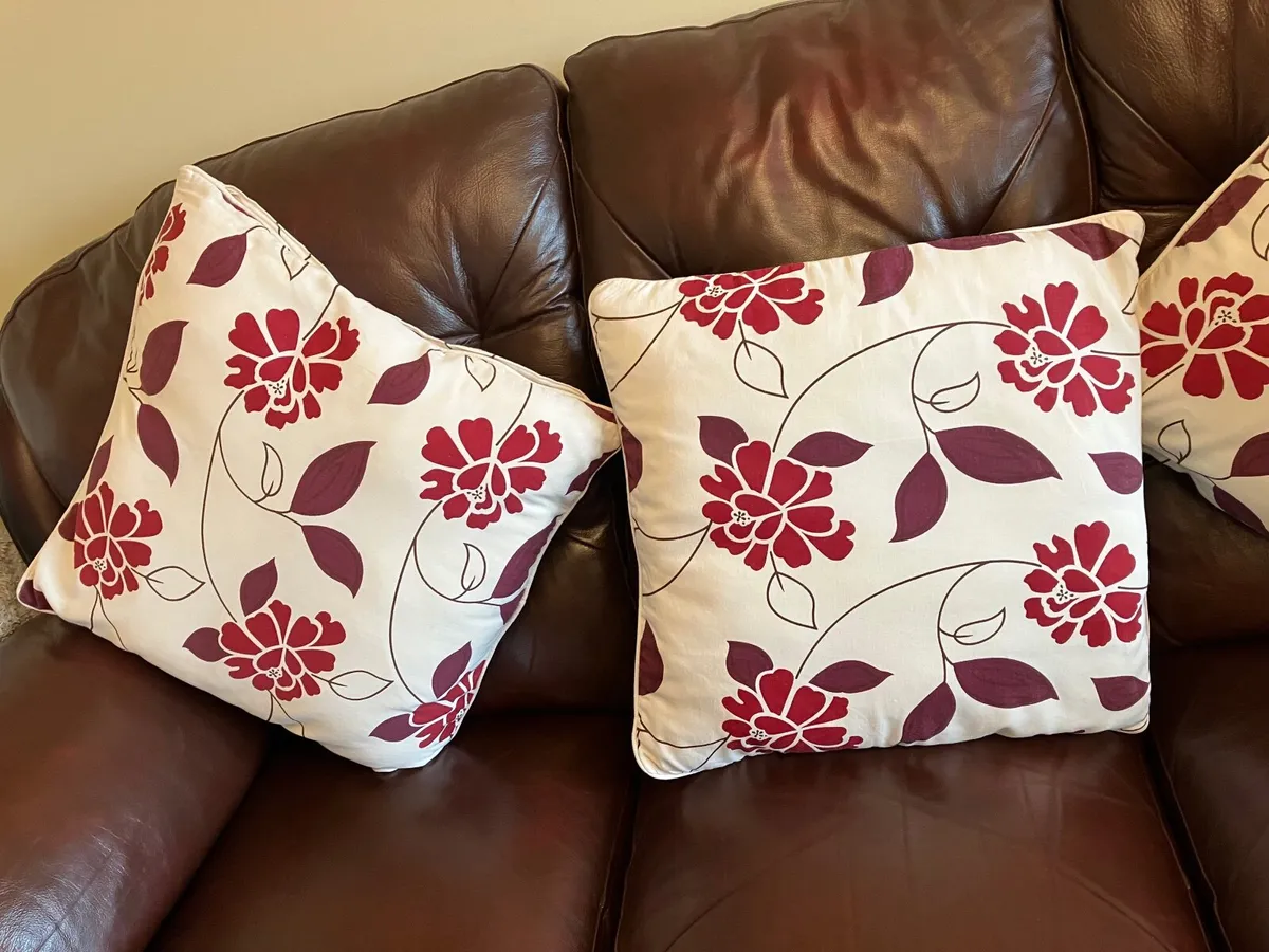Set of 3 - Lovely Cream & Burgundy Cushions - €10 - Image 4