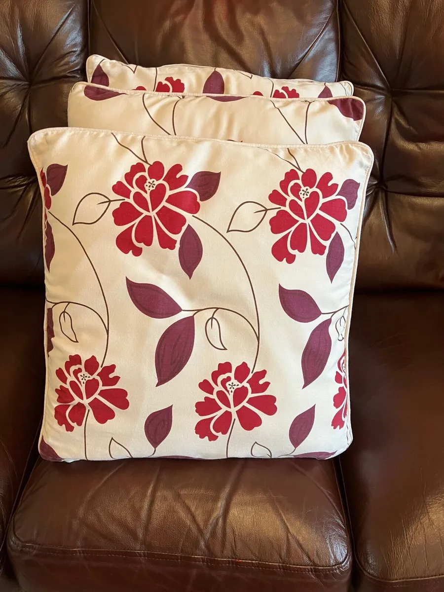 Set of 3 - Lovely Cream & Burgundy Cushions - €10 - Image 1