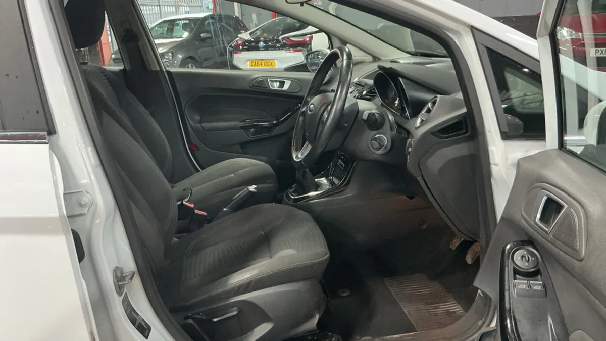 2016 Ford Fiesta 1.0 Petrol ZETEC - Image 3