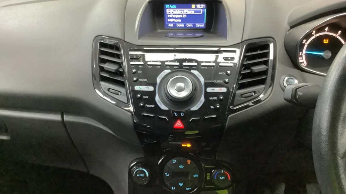 2015 Ford Fiesta TITANIUM 1.0 Petrol - Image 2
