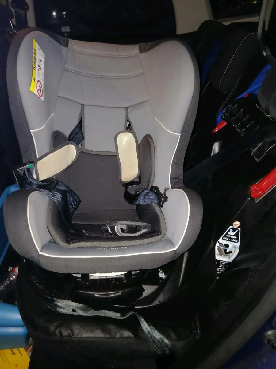 Cuggl 0-3yrs car seat 360° - Image 1
