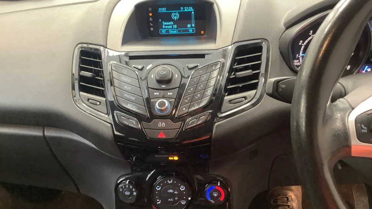 2013 Ford Fiesta 1.0 Petrol ZETEC - Image 2