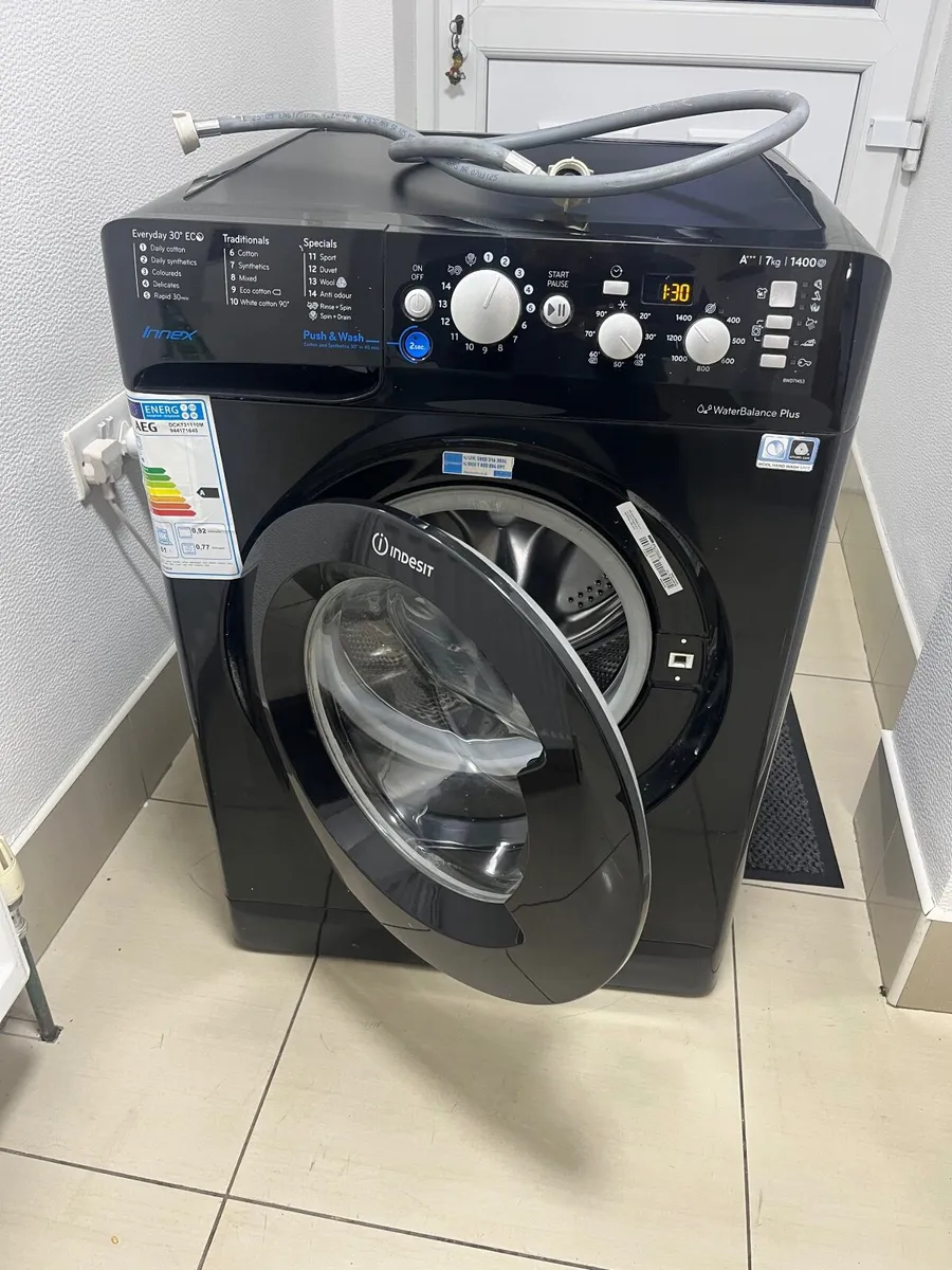 Indesit 7kg 1400 spin washing machine - Image 1