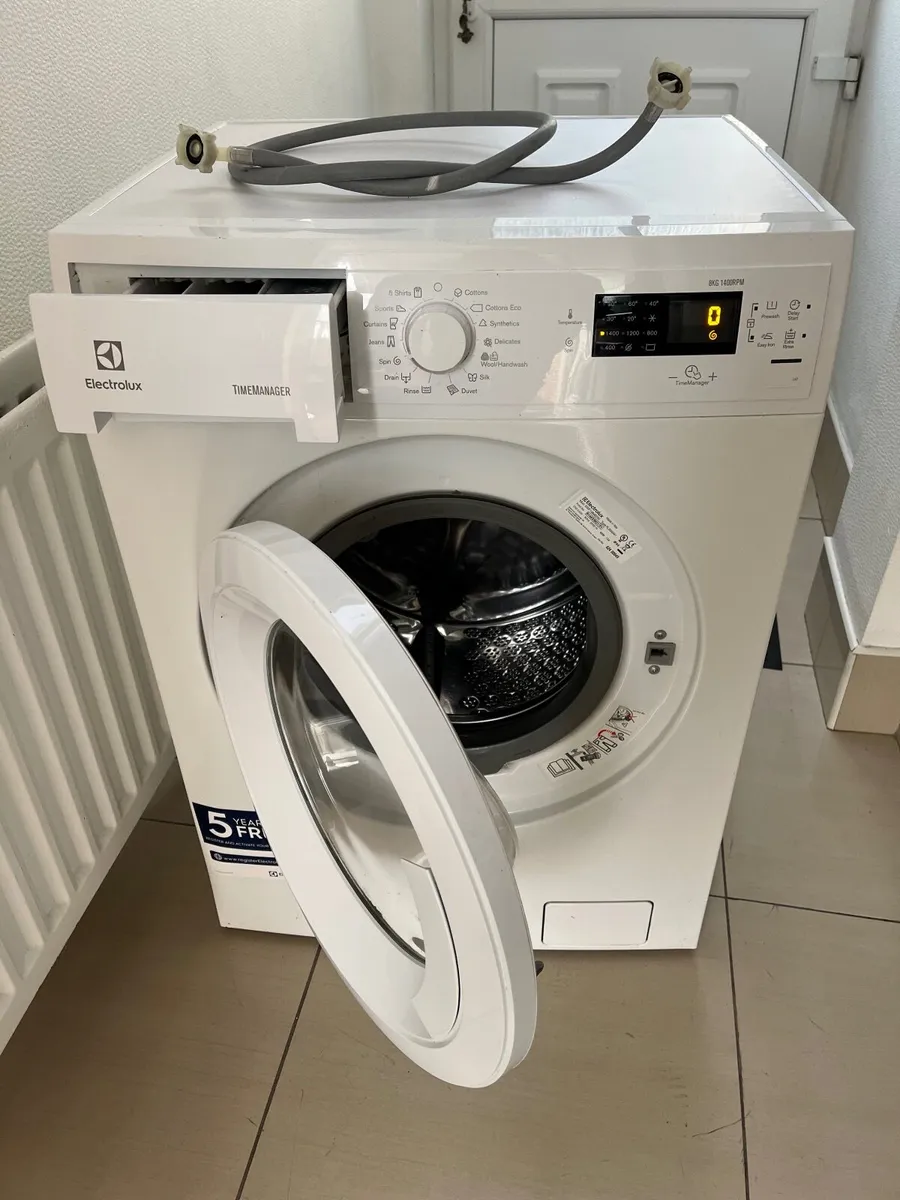 Electrolux 8kg washing machine - Image 2