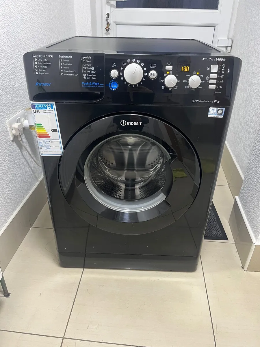 Indesit 7kg 1400 spin washing machine - Image 2