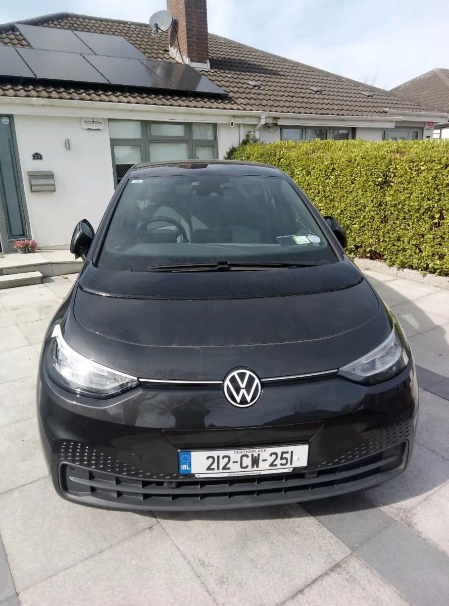 ID.3 Life Pro Black/Grey - Image 1