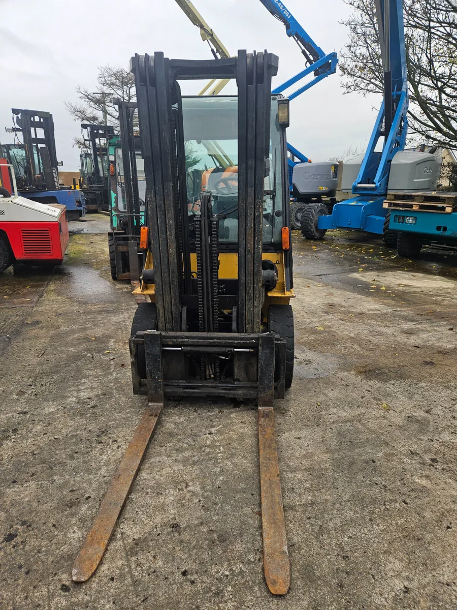 Forklift with cab - Image 2