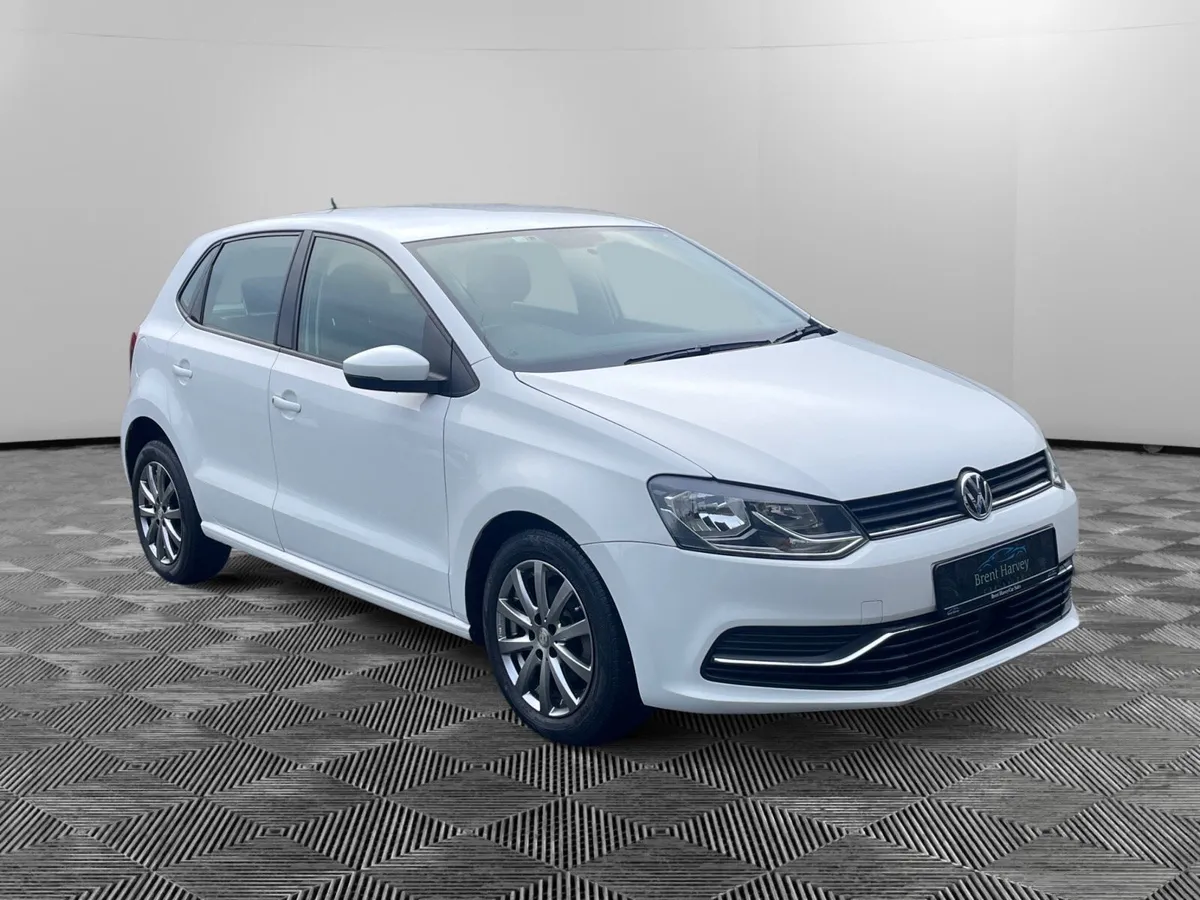 VW POLO COMFORTLINE*LOW KM* - Image 1