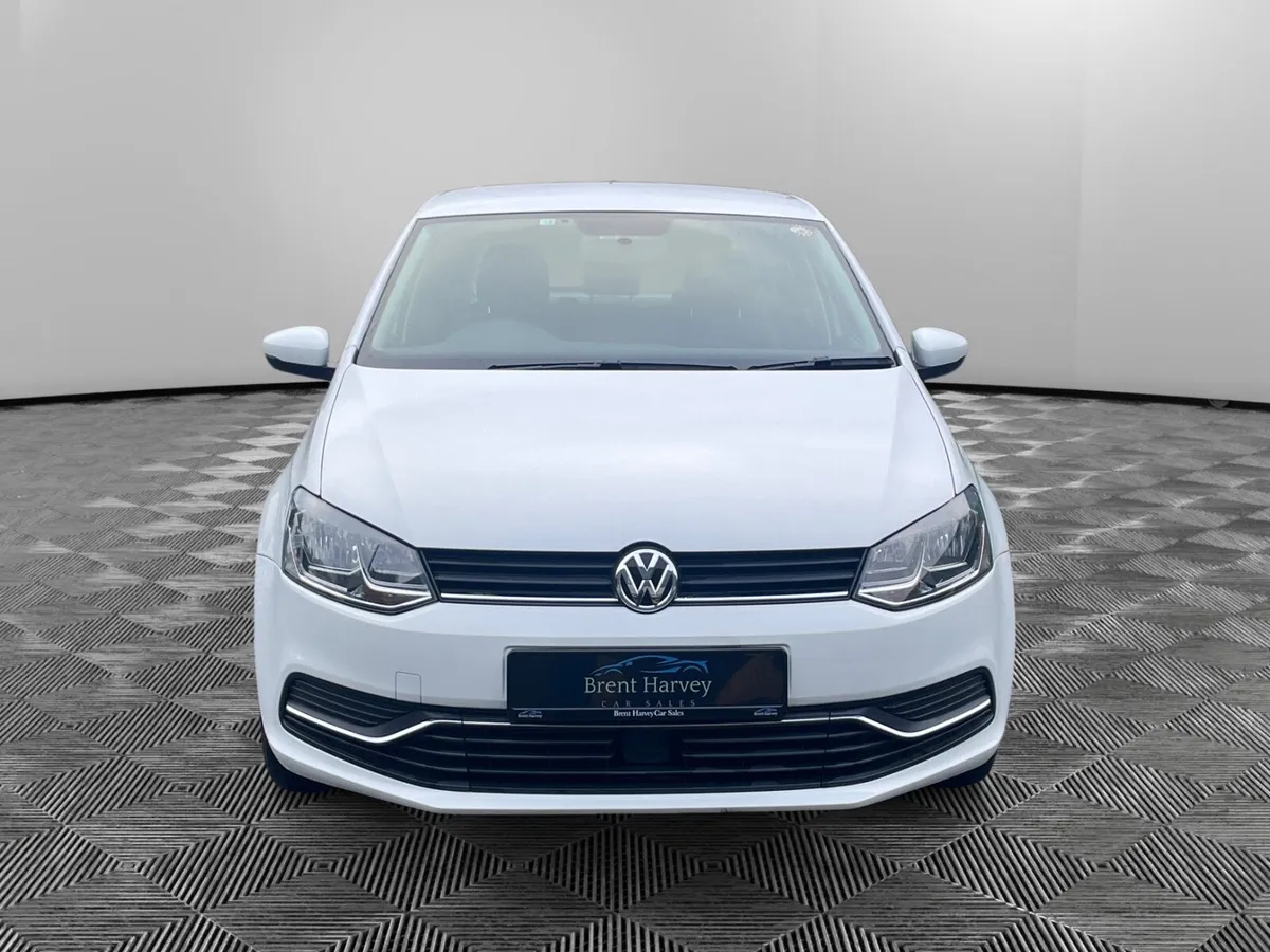 VW POLO COMFORTLINE*LOW KM* - Image 2