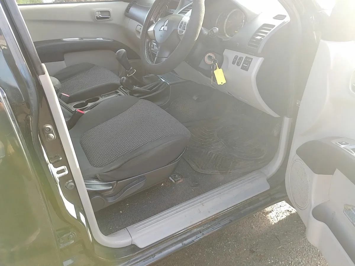 2010 Mitsubishi L200 2.5 DOE 10-26 - Image 2