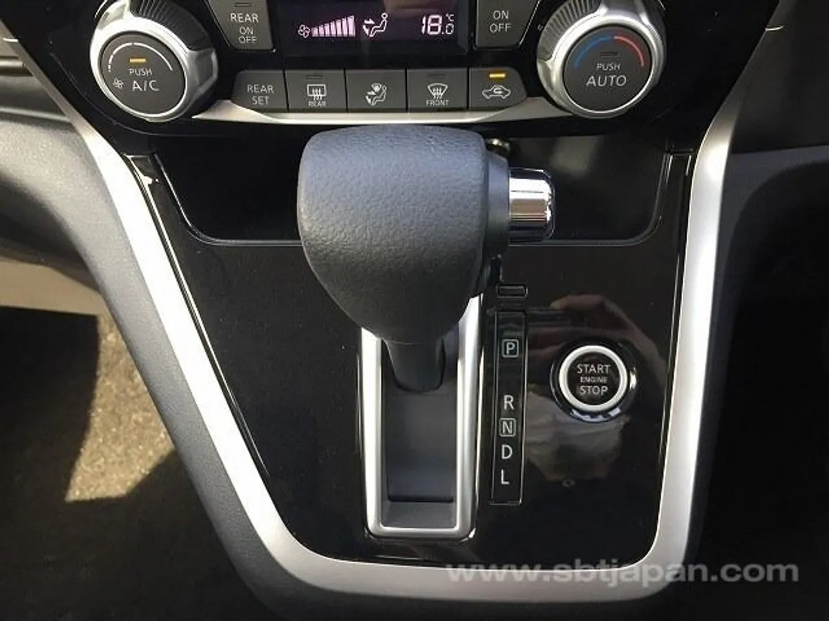 2017 Nissan Serena (172) - Image 3