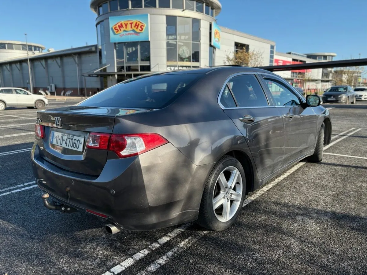 Honda Accord 2011 - Image 3