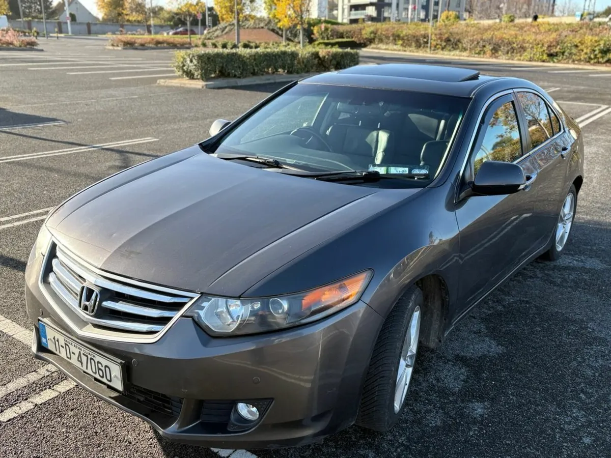 Honda Accord 2011 - Image 1